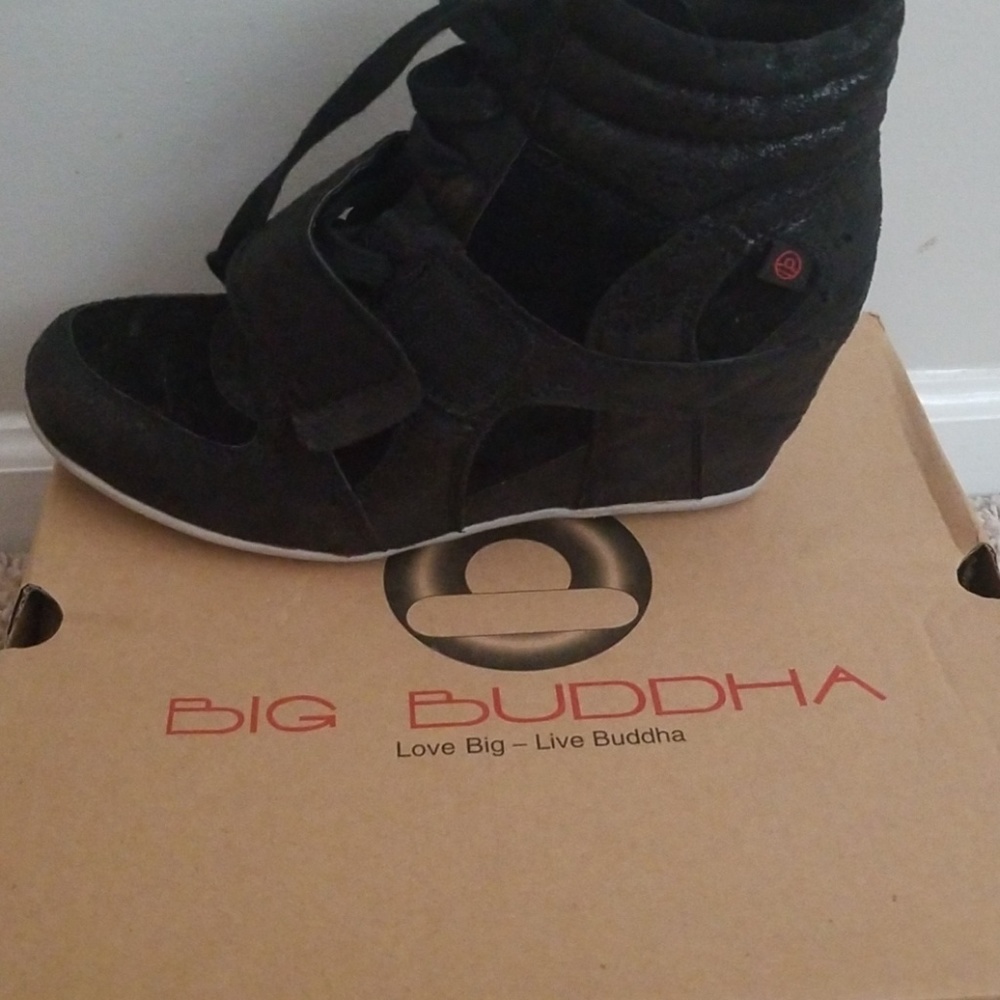 Wedge sneakers